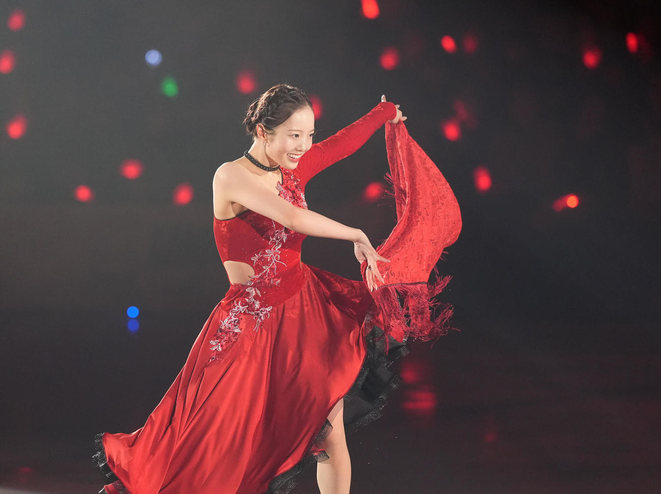 本田真凜さんは華麗な演技を披露し観客を魅了する（撮影・森本幸一）