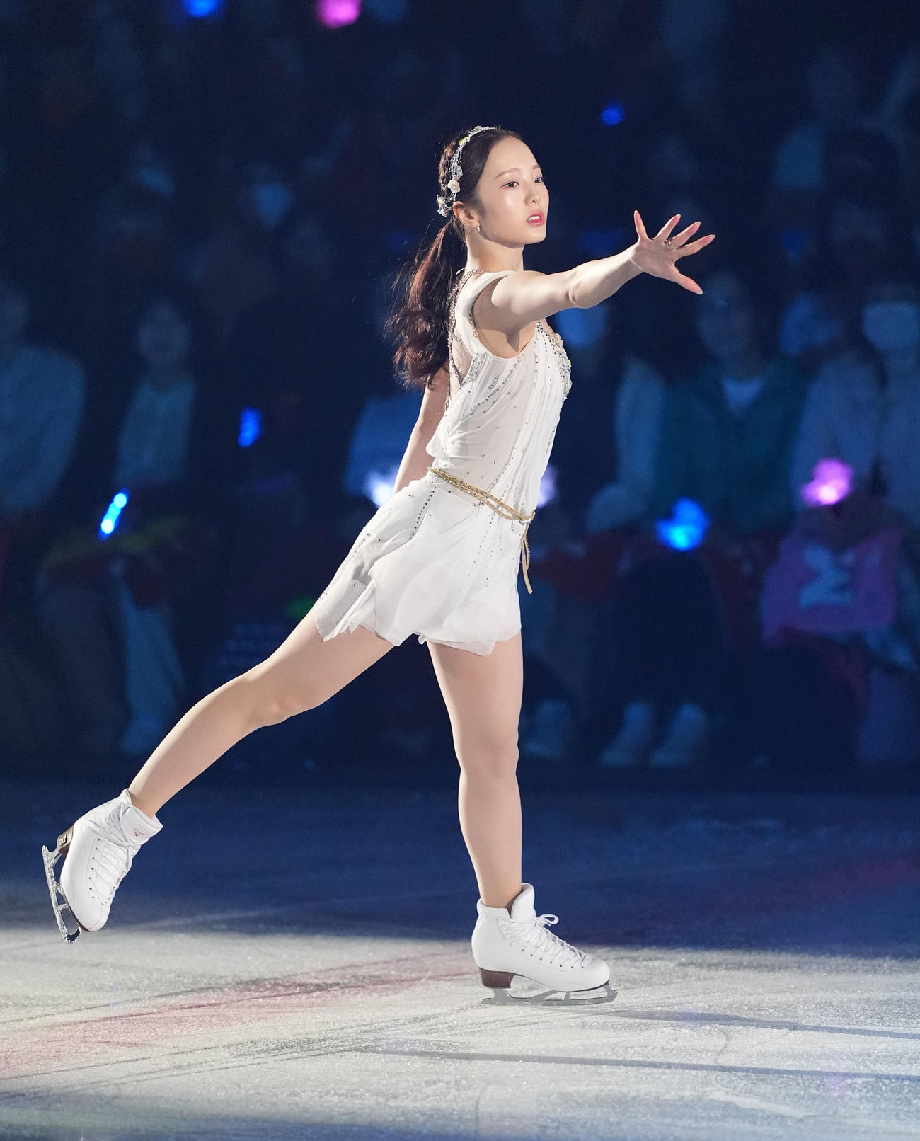 本田真凜さんは華麗な演技を披露し観客を魅了する（撮影・森本幸一）