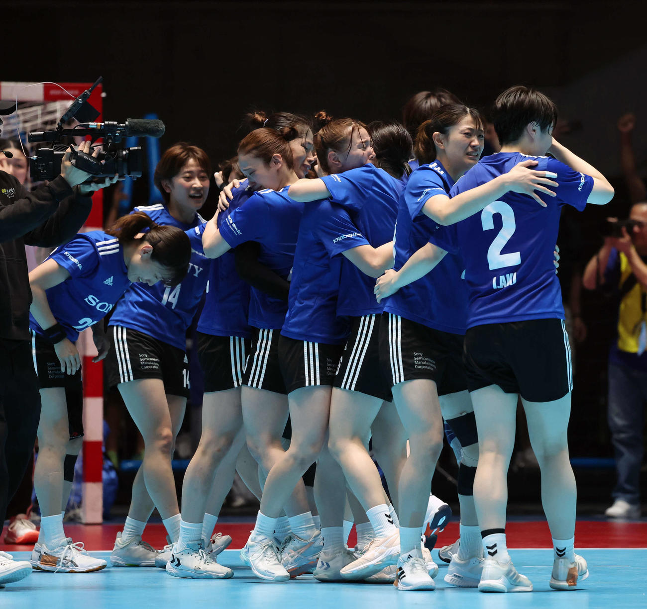 フルーサクヤ鹿児島対北国石川　優勝を決め喜ぶ鹿児島の選手たち（撮影・山本朝陽）