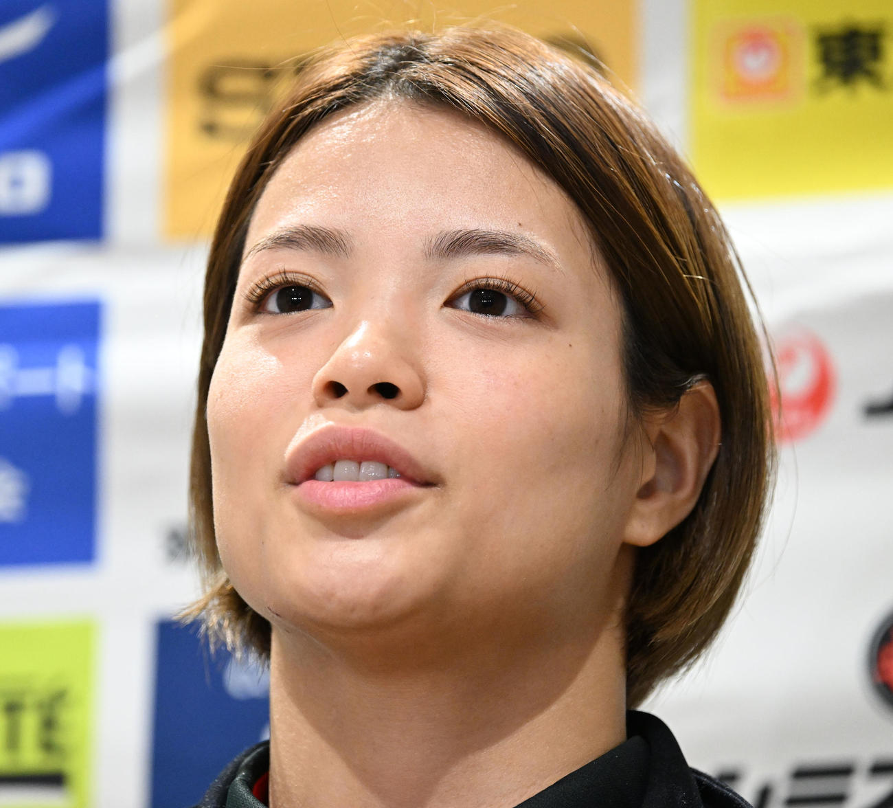 世界選手権を終え、帰国後の取材対応する阿部詩（撮影・千葉一成）