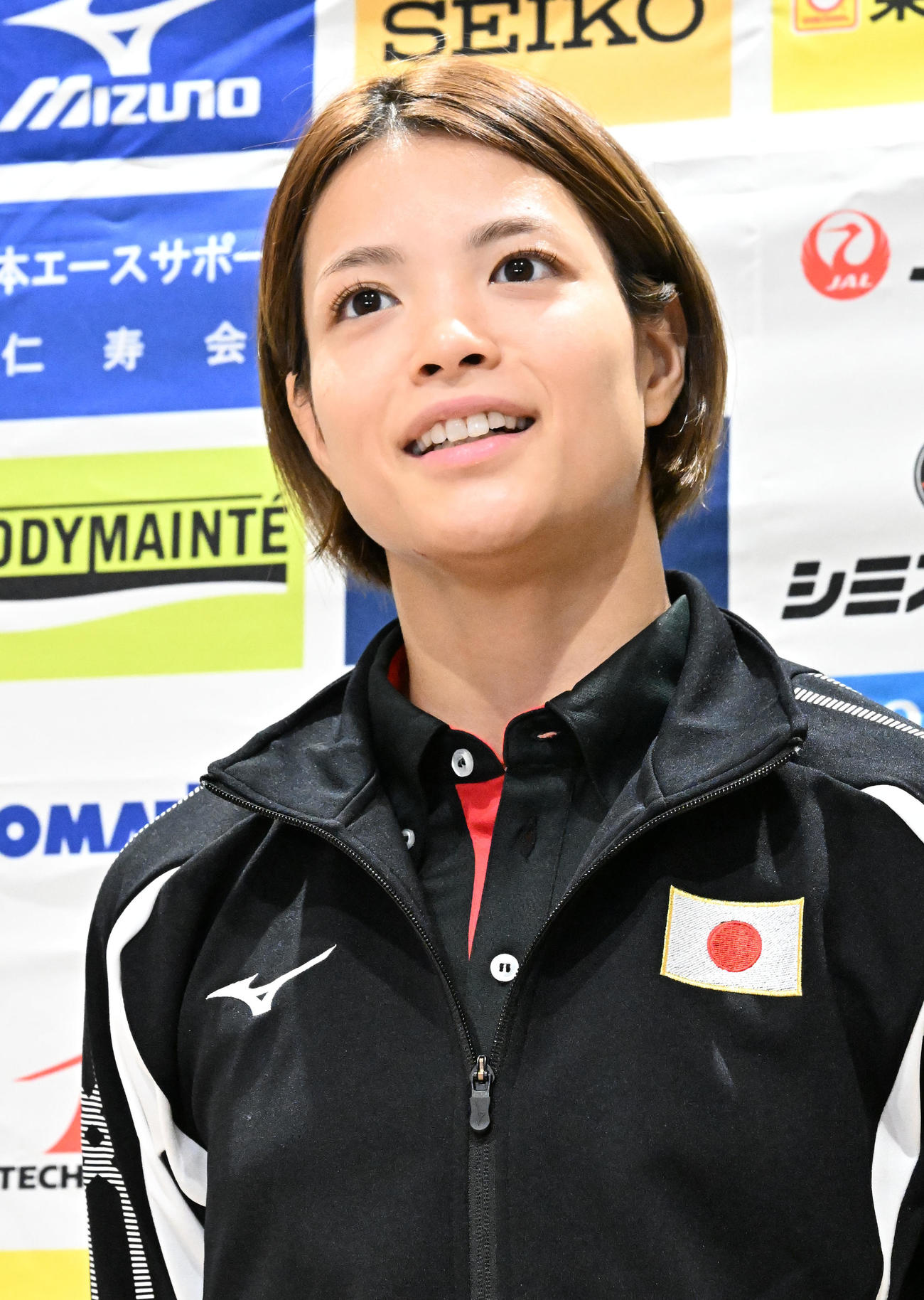 世界選手権を終え、帰国後の取材対応する阿部詩（撮影・千葉一成）