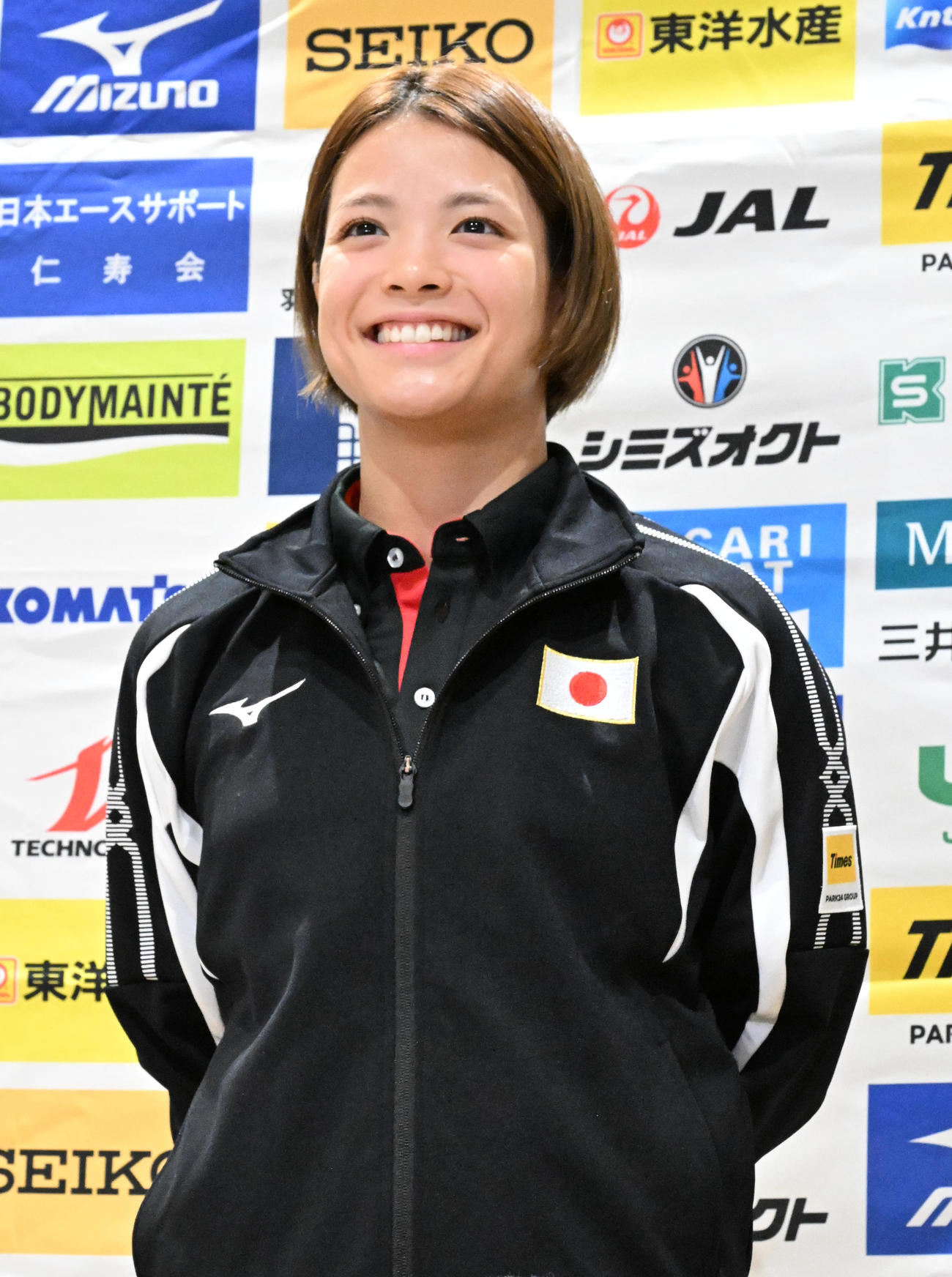 世界選手権を終え、帰国後の取材対応する阿部詩（撮影・千葉一成）