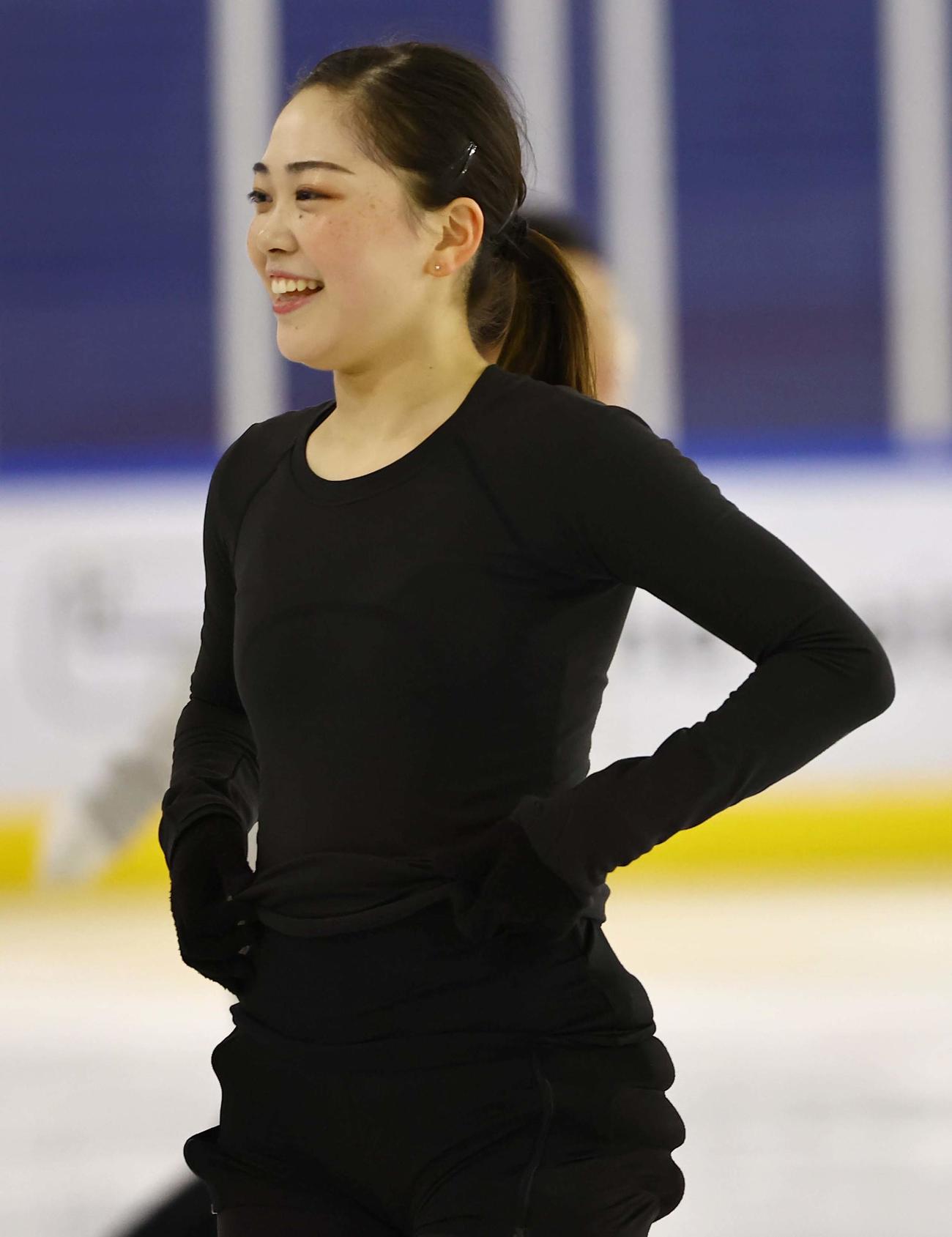 公開練習で笑顔を見せる吉田陽菜（撮影・上田博志）