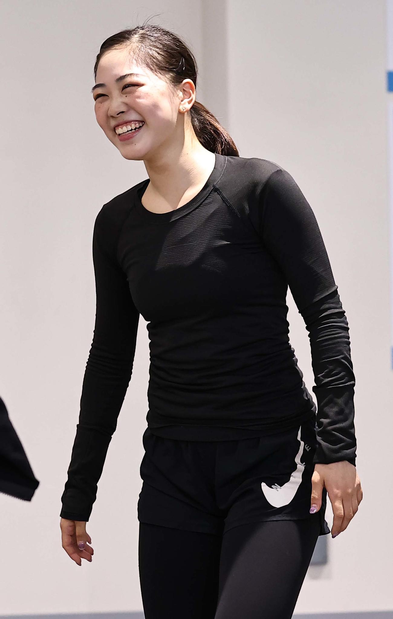 笑顔を見せる吉田陽菜（撮影・上田博志）