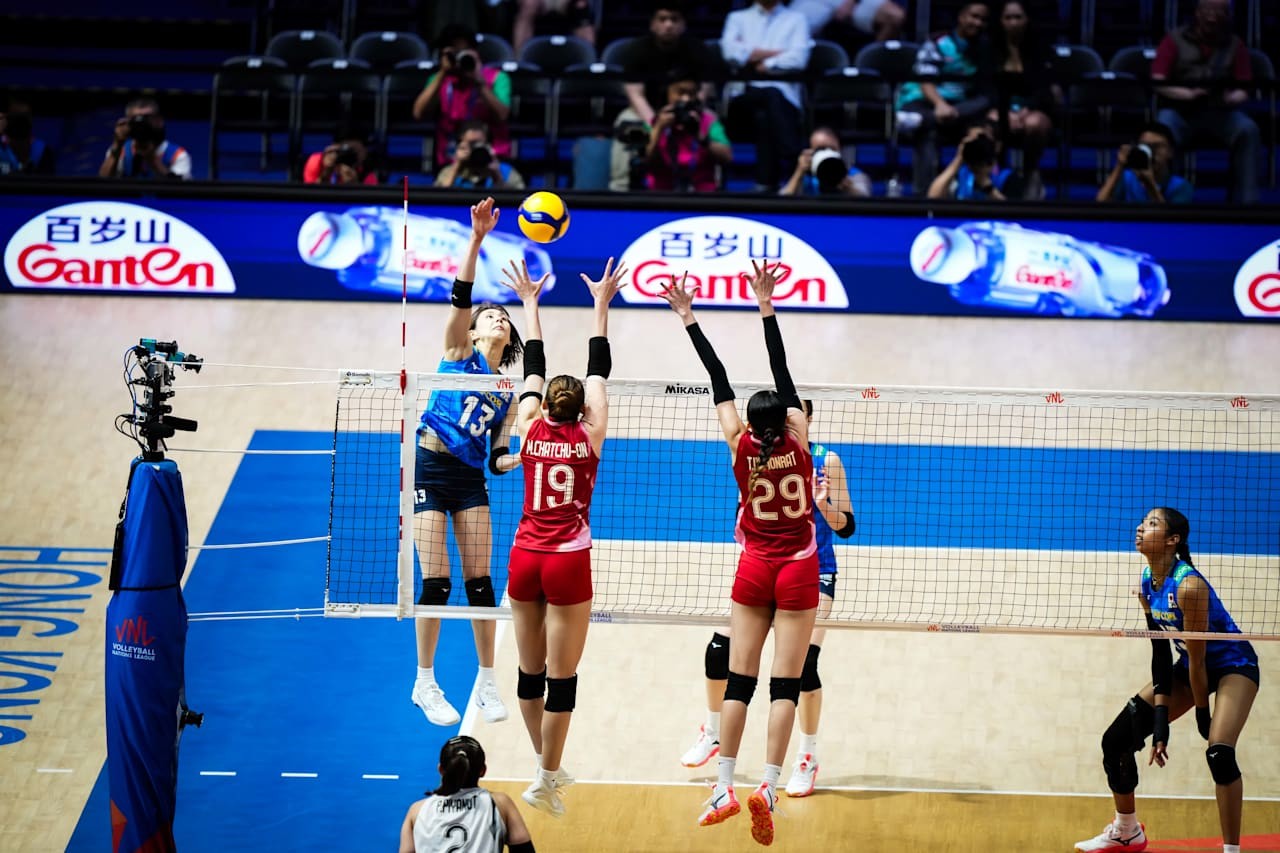 スパイクを打つ女子日本代表の和田（C）FIVB　　　　　　　　　　　　　　　　　　　　　　　　　　　　　