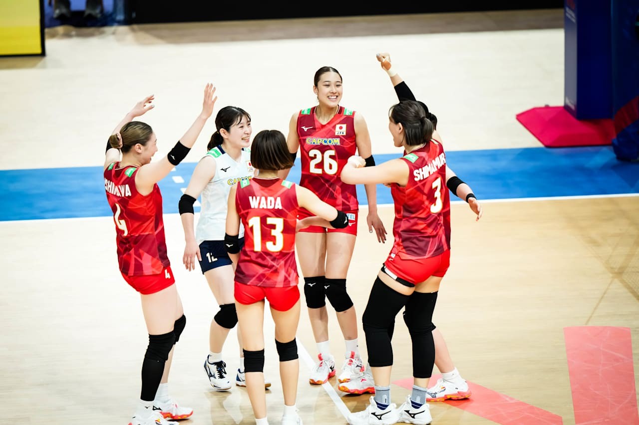 得点を喜ぶ女子日本代表（C）FIVB