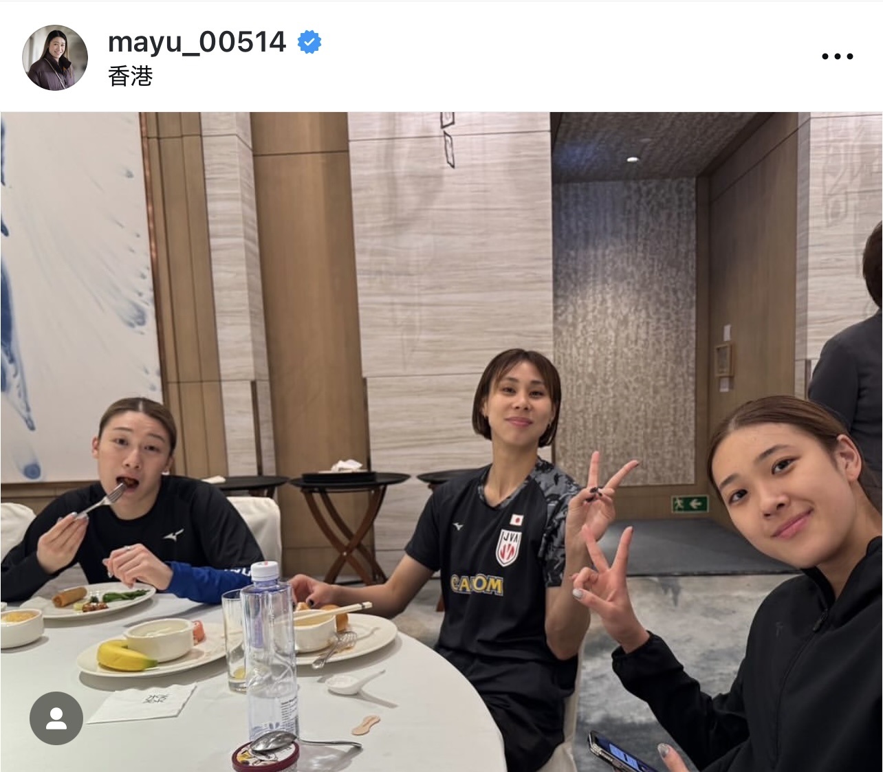 和田由紀子、佐藤淑乃との食事風景（石川真佑のインスタグラムから）