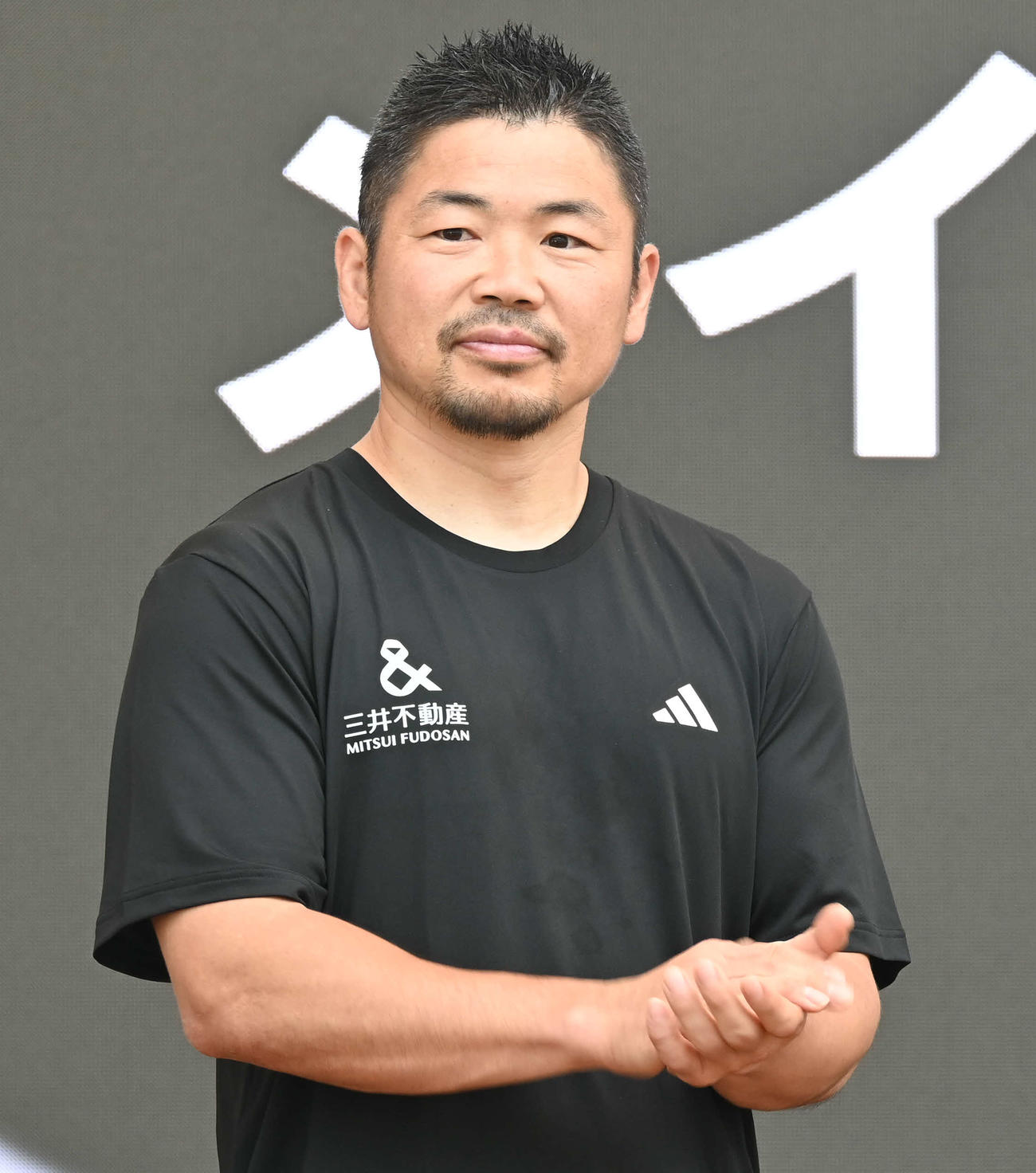 子どもたちと交流する田中史朗氏（撮影・飯岡大暉）