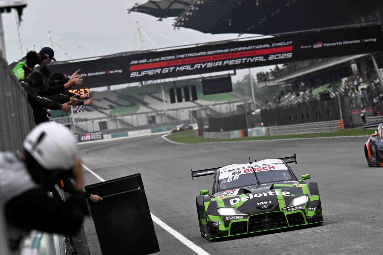 スーパーGT500クラスで優勝したDeloitte TOM’S GR Supra（GTA提供）
