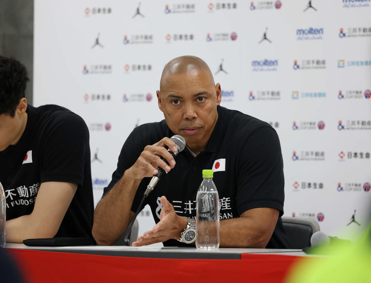 日本対デンマーク　試合を振り返るコーリー・ゲインズHC（撮影・増田悦実）