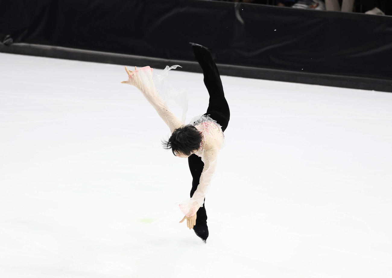 「The First Skate」で演技を見せる羽生（撮影・増田悦実）