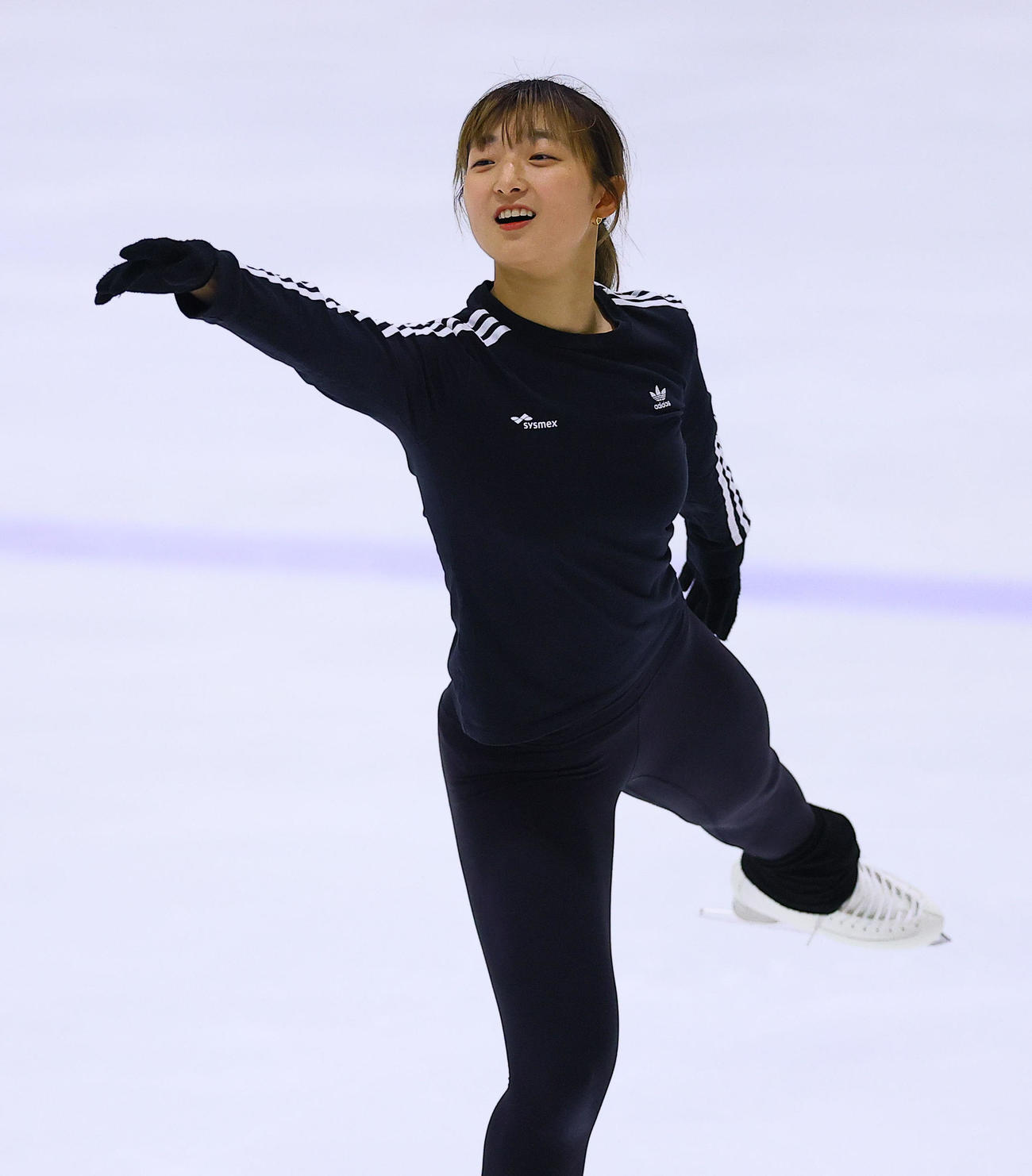 フィギュアの五輪対策合宿公開練習で、演技を披露する坂本花織（撮影・藤尾明華）