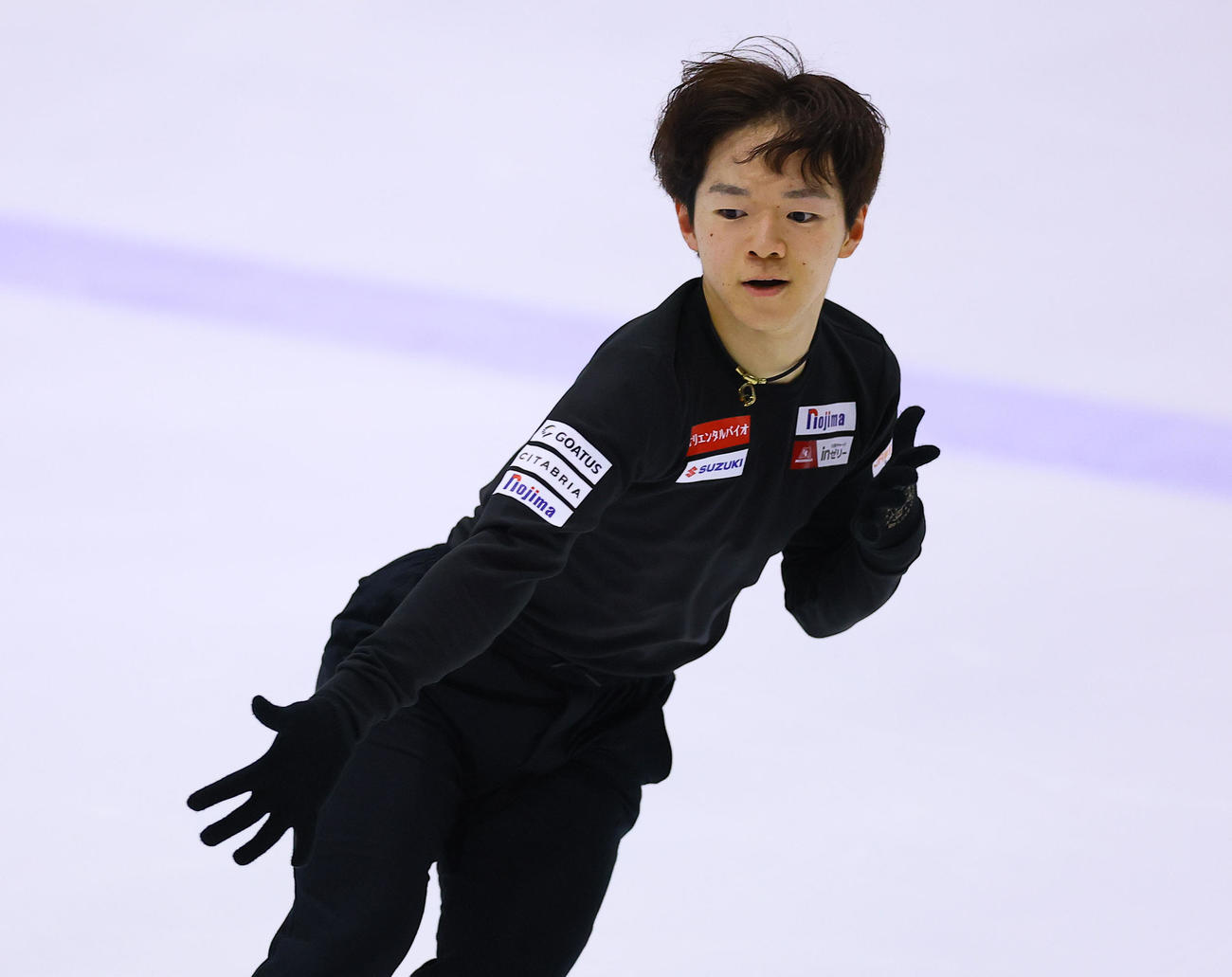 フィギュアの五輪対策合宿公開練習で、演技を披露する鍵山優真（撮影・藤尾明華）