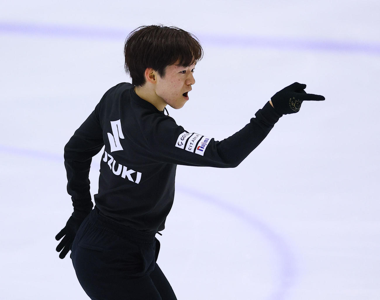 フィギュアの五輪対策合宿公開練習で、演技を披露する鍵山優真（撮影・藤尾明華）