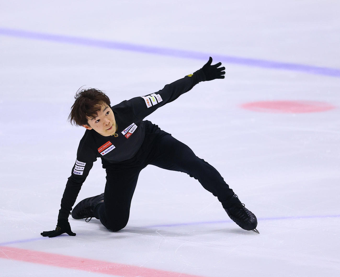 フィギュアの五輪対策合宿公開練習で、演技を披露する鍵山優真（撮影・藤尾明華）