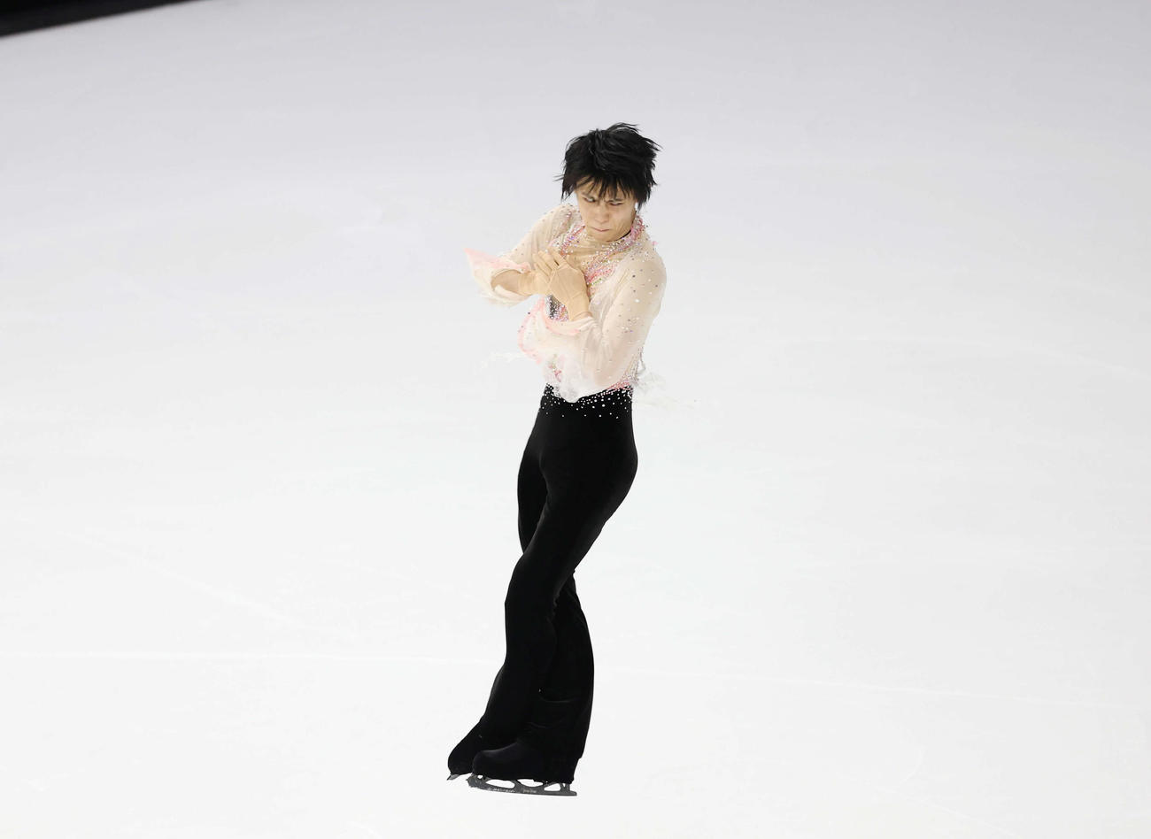 「The First Skate」で演技をする羽生（撮影・増田悦実）