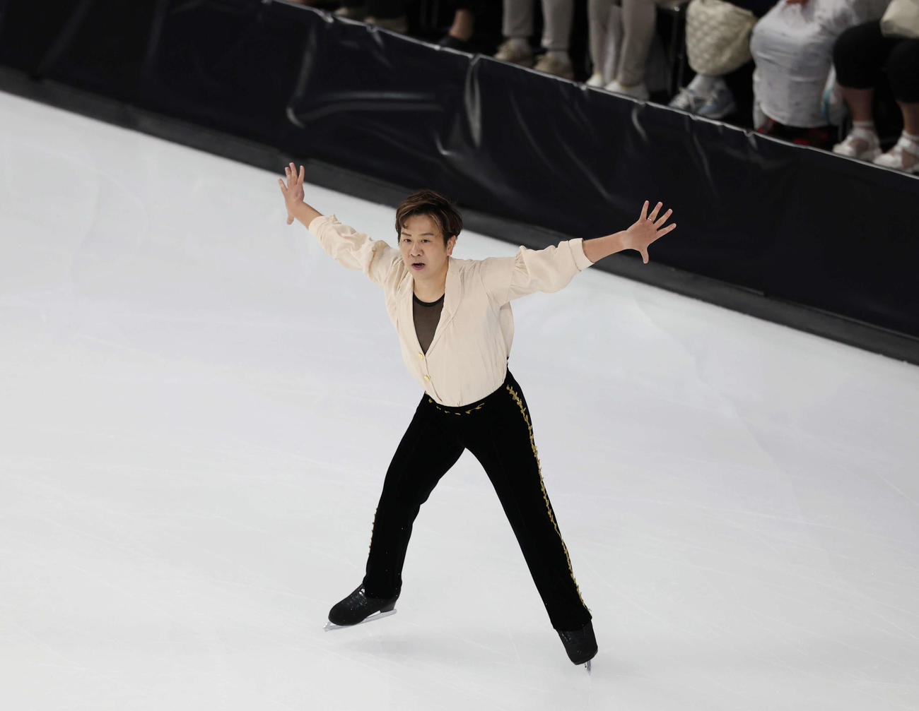 「The First Skate」で華麗なステップを見せる本田（撮影・増田悦実）