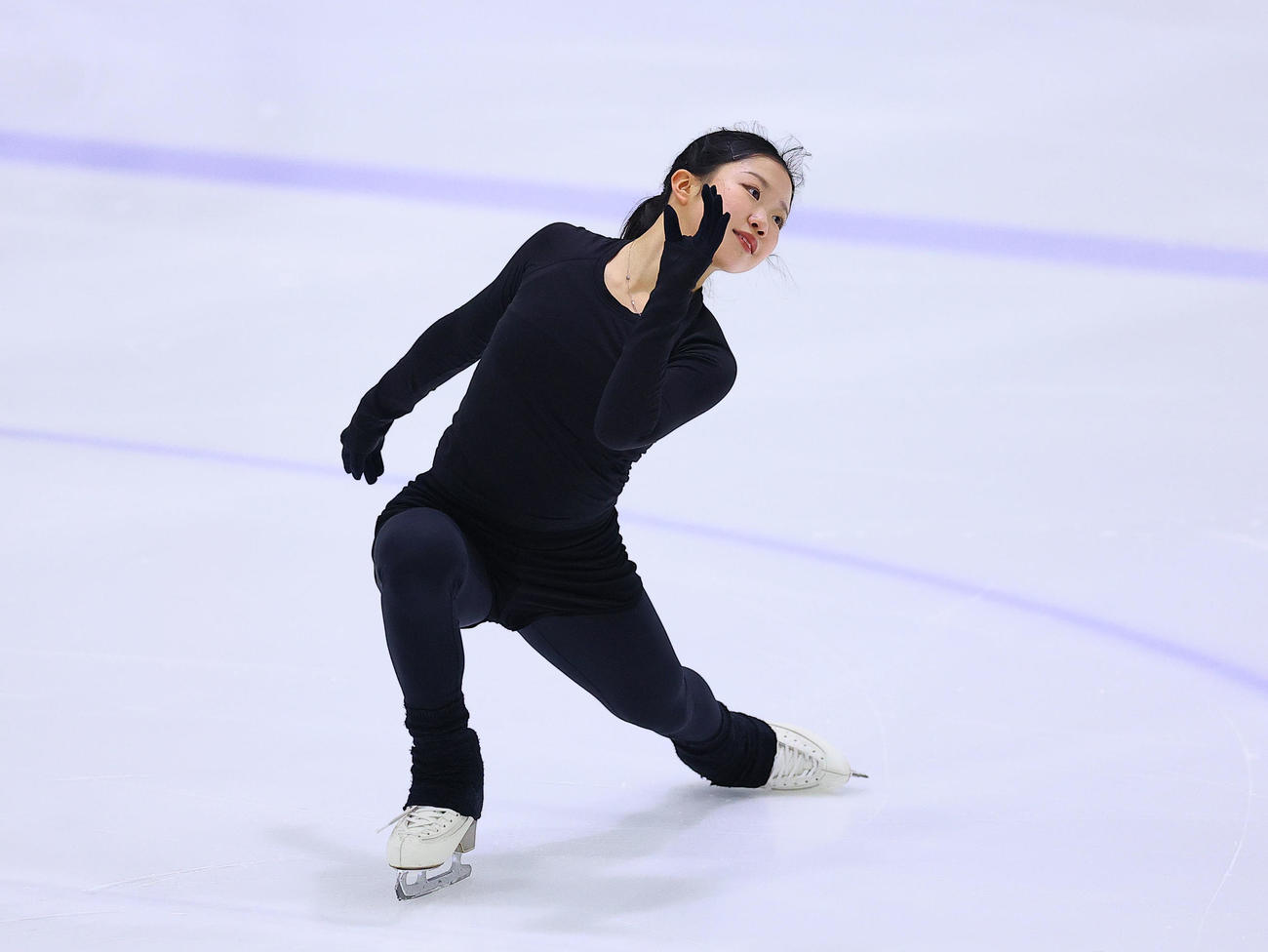 フィギュアの五輪対策合宿公開練習で、演技を披露する中井亜美（撮影・藤尾明華）