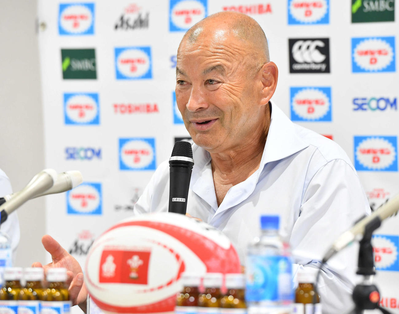 リポビタンDチャレンジカップ日本対ウェールズ　試合後、会見を行う日本代表エディー・ジョーンズHC（撮影・岩下翔太）