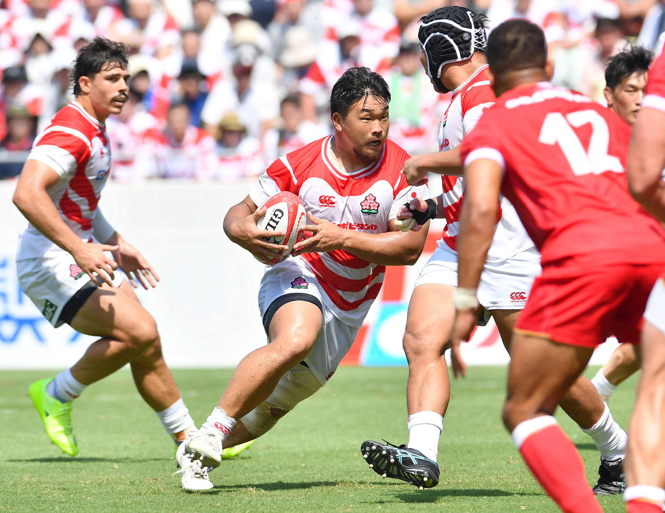 日本対ウェールズ　前半、攻め込む日本代表PR紙森陽太（撮影・岩下翔太）