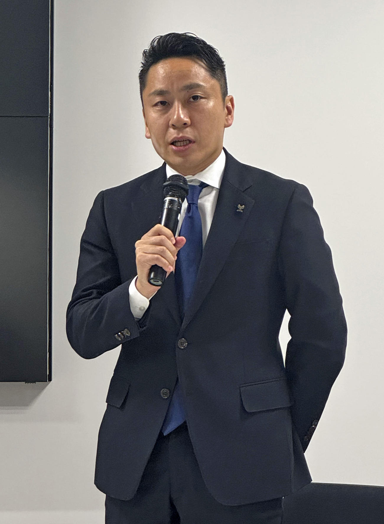 JOCの専務理事に就任し、記者会見する太田雄貴氏（共同）