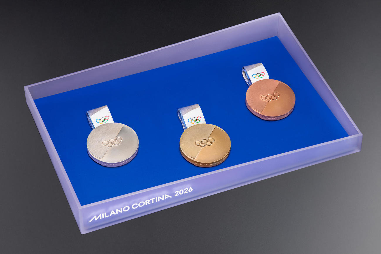 公開された2026年ミラノ・コルティナ五輪のメダル（C）Fondazione Milano Cortina 2026