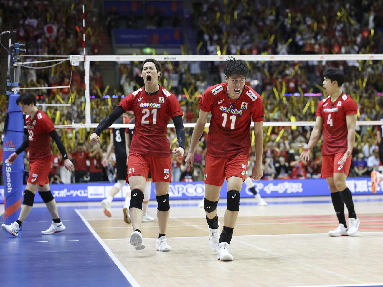 日本対ドイツ第3セットをとり叫ぶ日本代表（撮影・増田悦実）