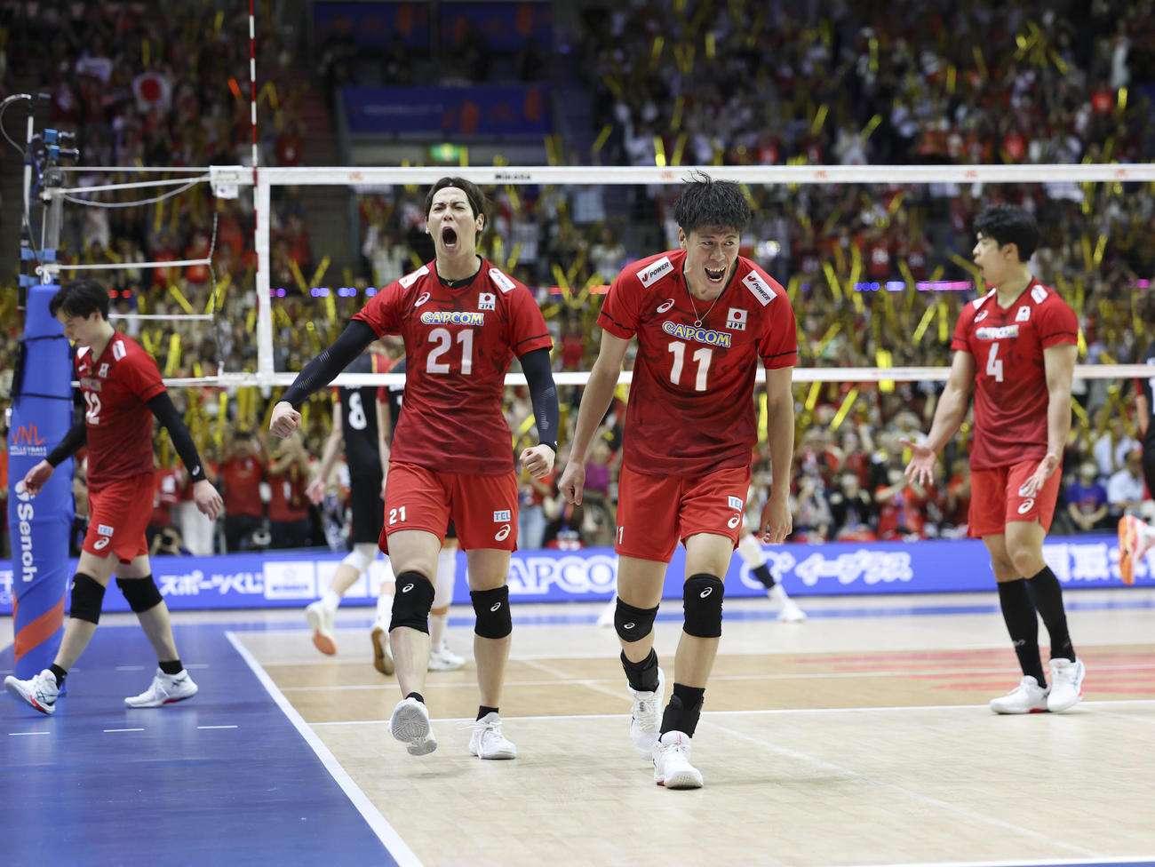 日本対ドイツ第3セットをとり叫ぶ日本代表（撮影・増田悦実）