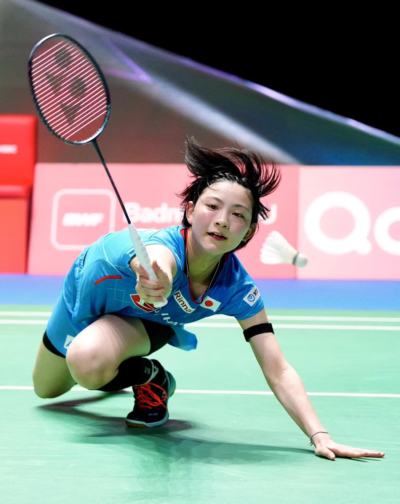 女子シングルス2回戦　ポイントを奪われる宮崎（撮影・江口和貴）