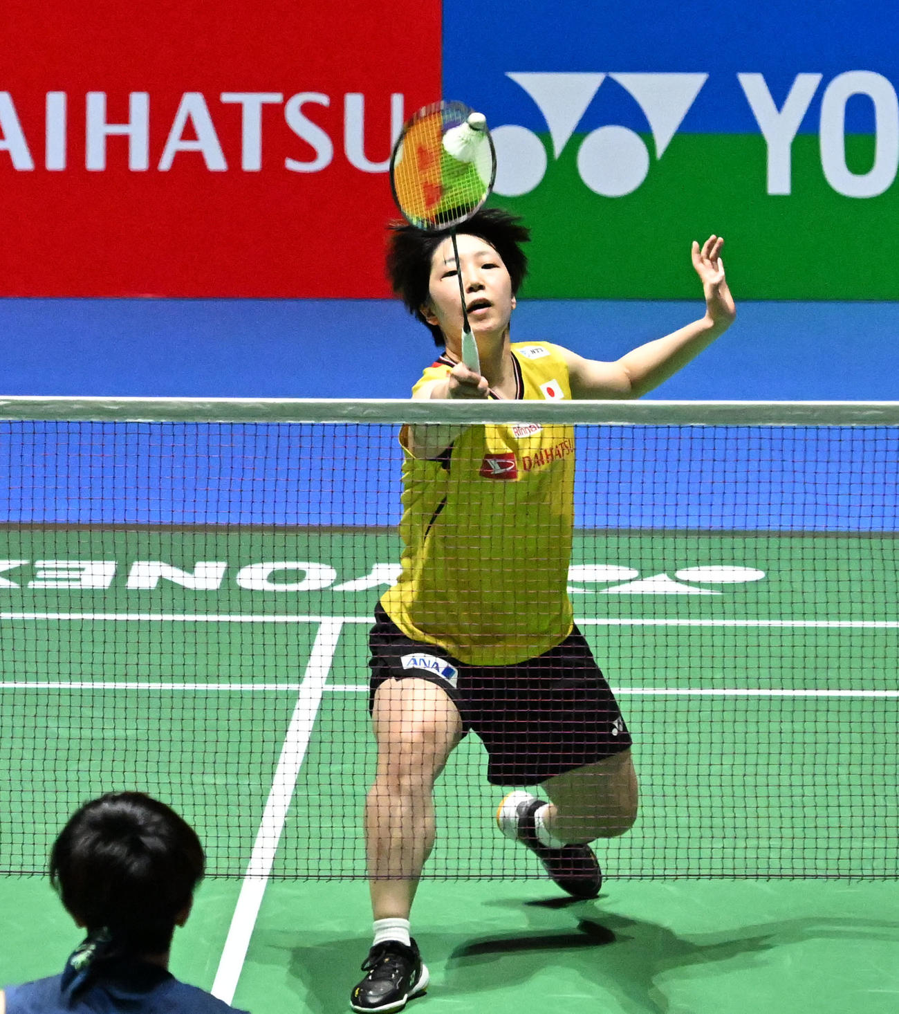 女子シングルス準決勝でプレーする山口茜（撮影・千葉一成）