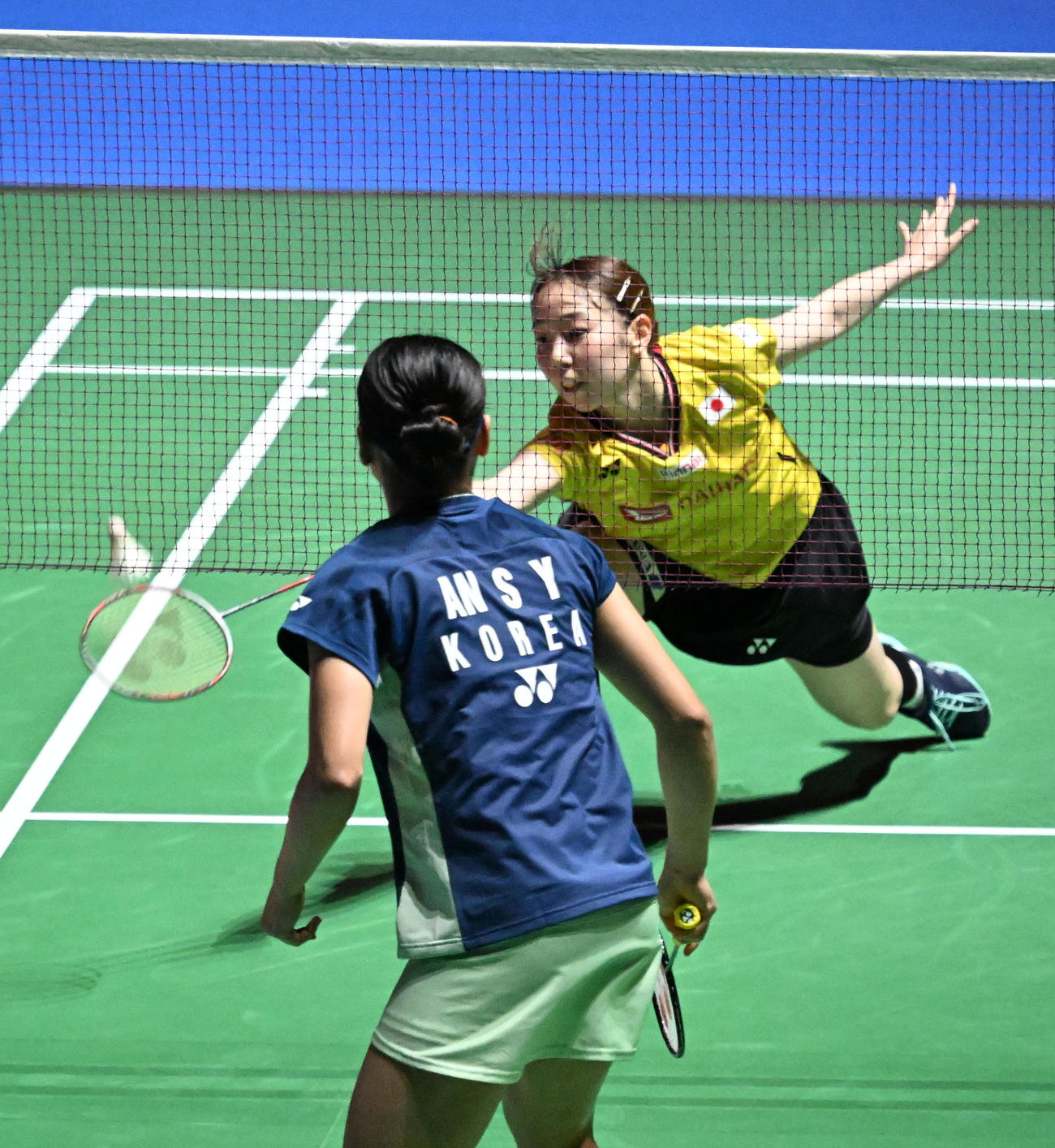 バドミントンジャパンオープン　郡司莉子対アン・セヨン　女子シングルス準決勝でプレーする郡司莉子（撮影・千葉一成）