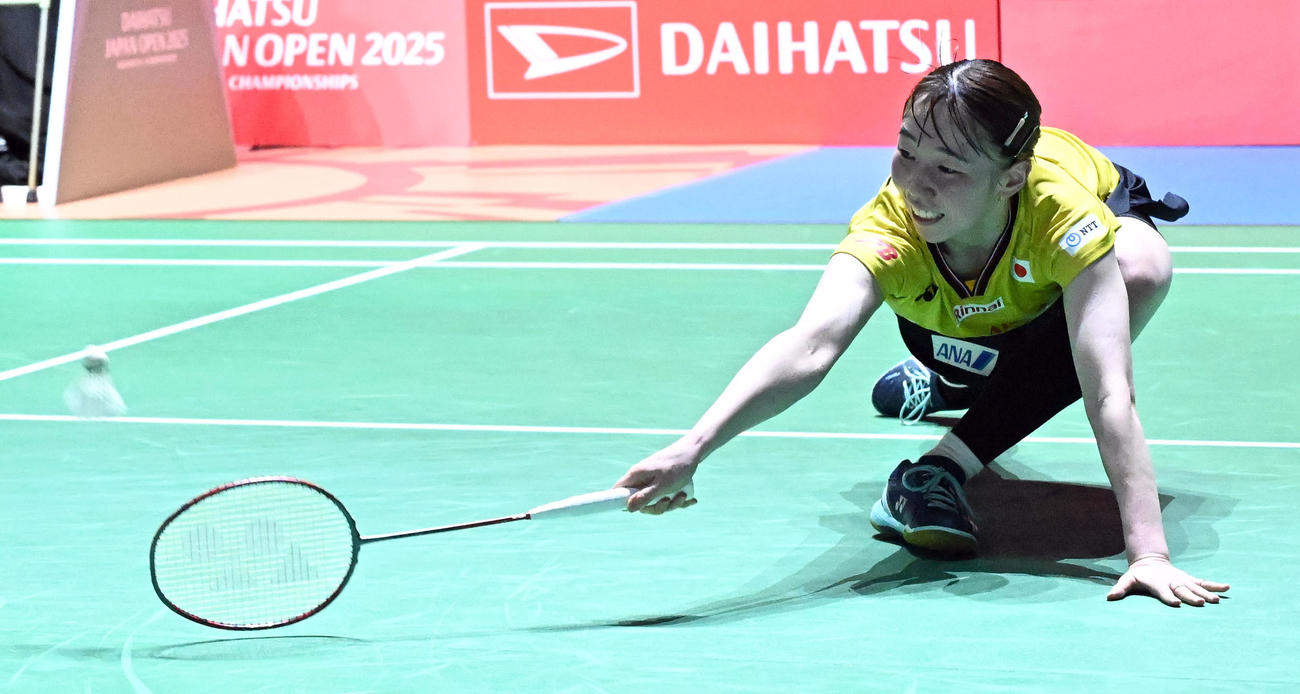 バドミントンジャパンオープン　郡司莉子対アン・セヨン　女子シングルス準決勝でプレーする郡司莉子（撮影・千葉一成）