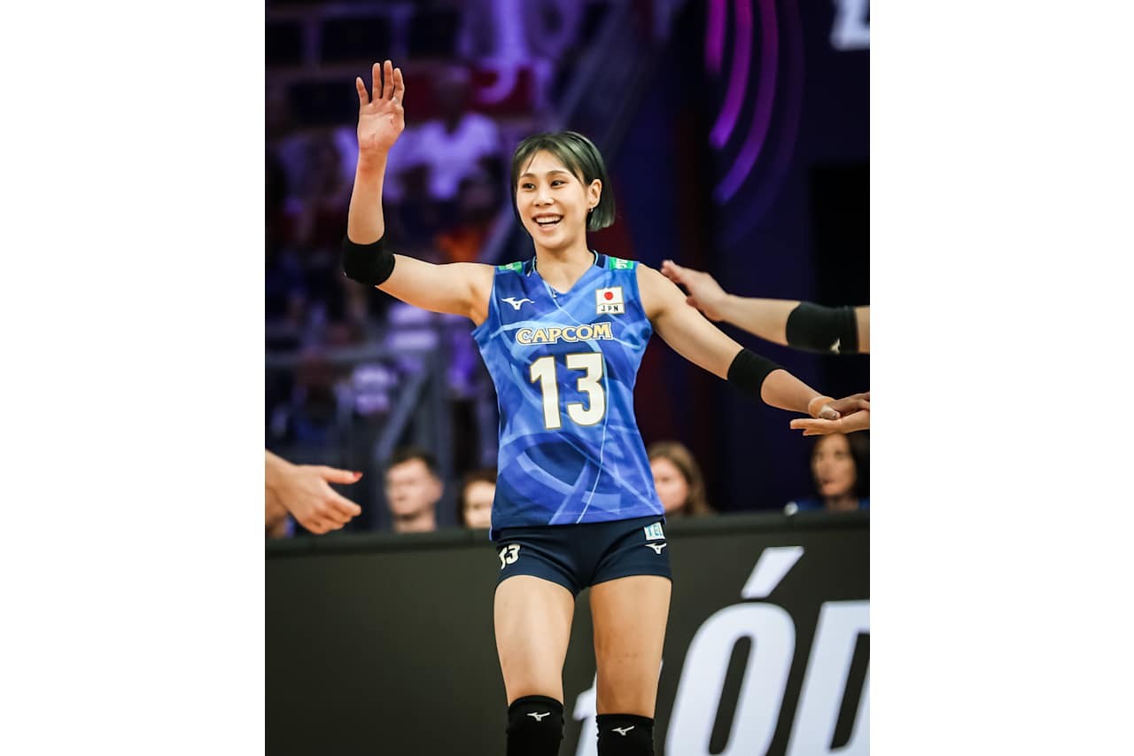 笑顔を見せる女子日本代表の和田（C）FIVB