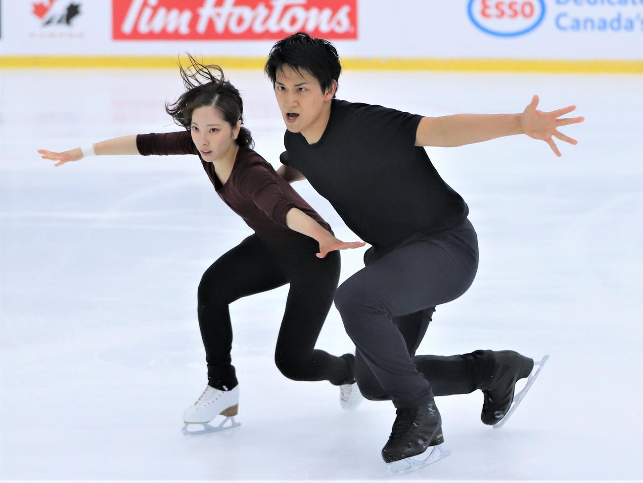 拠点のカナダ・オークビルで練習に励む三浦（左）木原組（撮影・藤塚大輔）