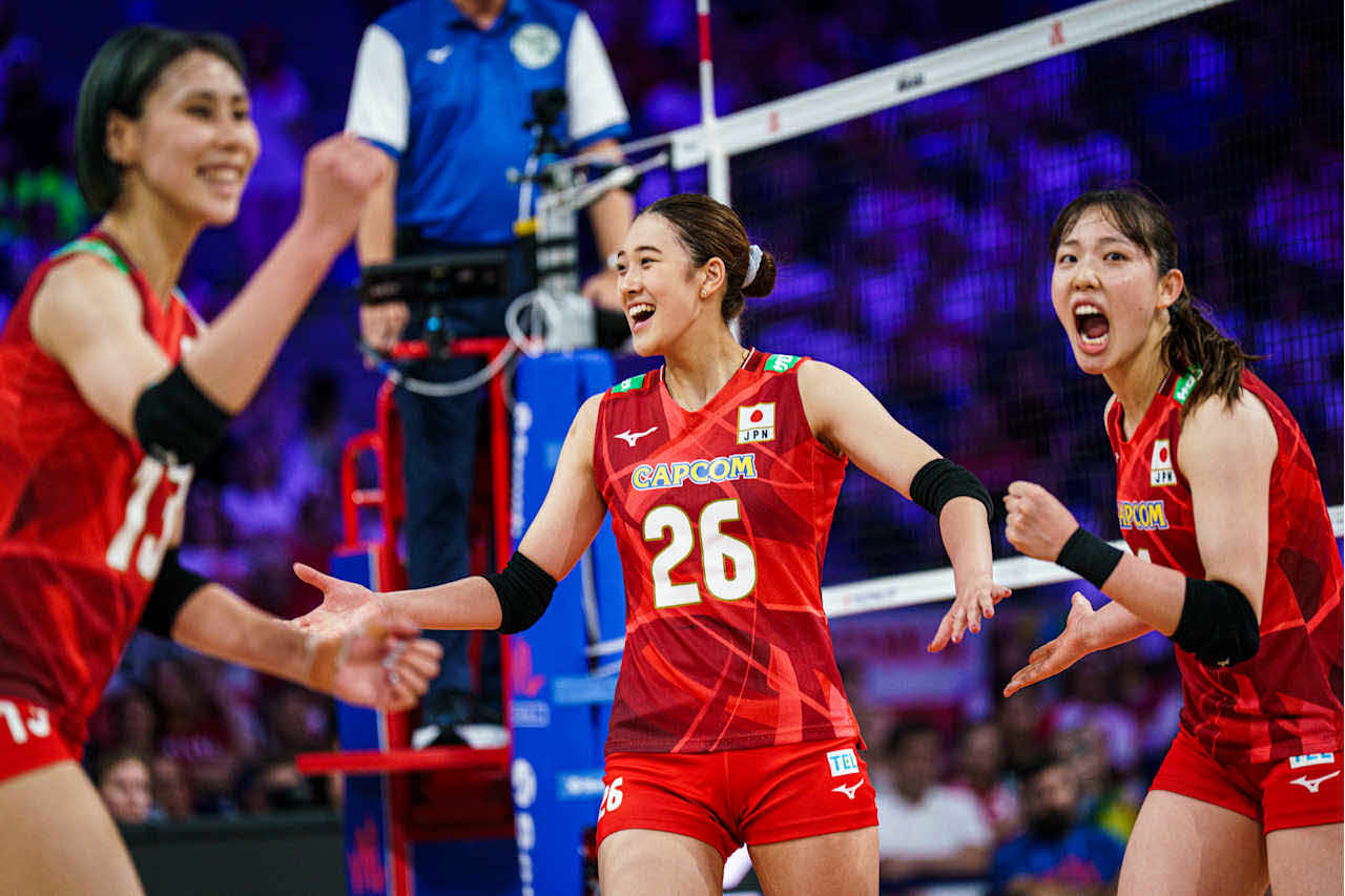 得点を喜ぶ女子日本代表（C）FIVB