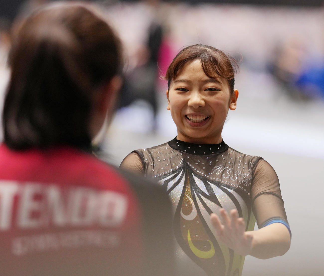 体操全日本個人総合選手権第3日　女子決勝　平均台の演技を終え笑顔の芦川うらら＝2025年4月19日