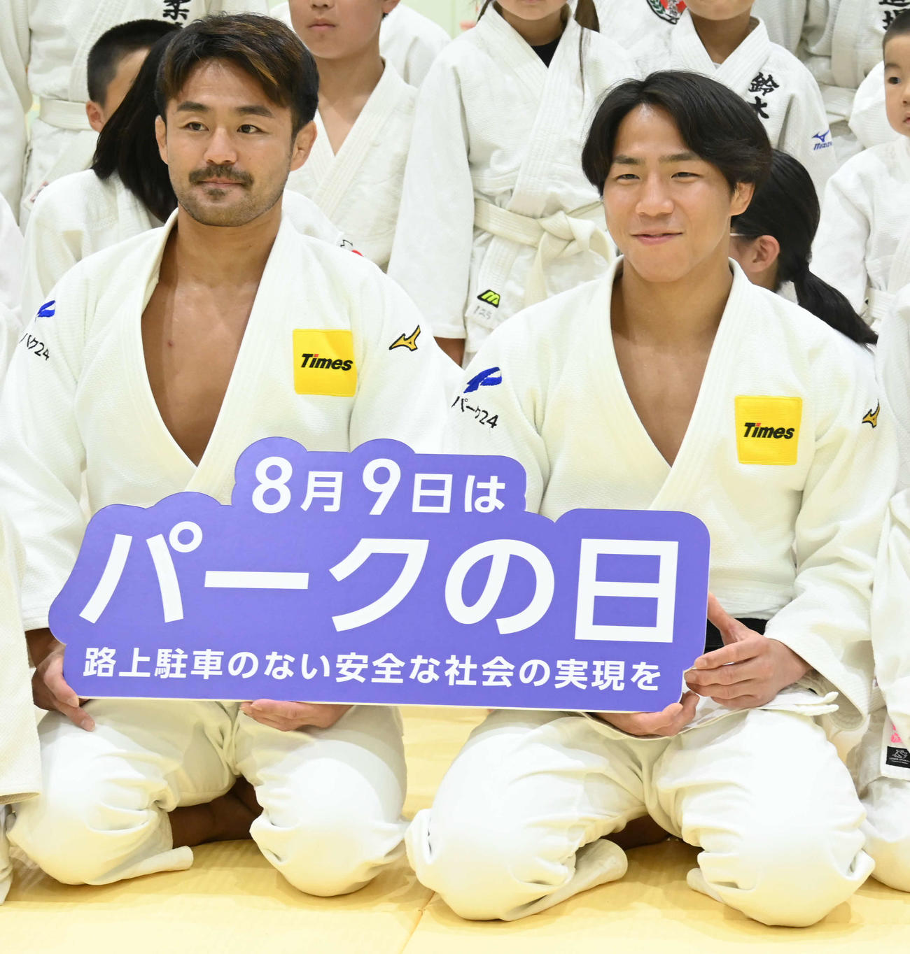パーク24「路上駐車の危険性を学ぶ講座」で講師を務める橋本壮市（左）と武岡毅（撮影・飯岡大暉）