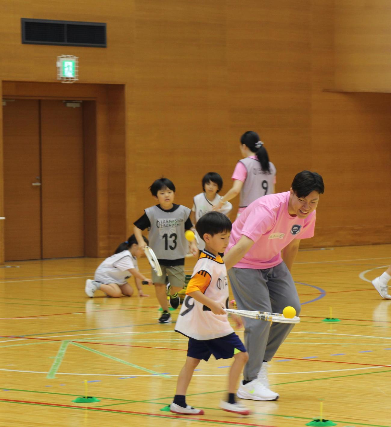 東京・世田谷区内の小学生と交流する日大の地域貢献プロジェクト