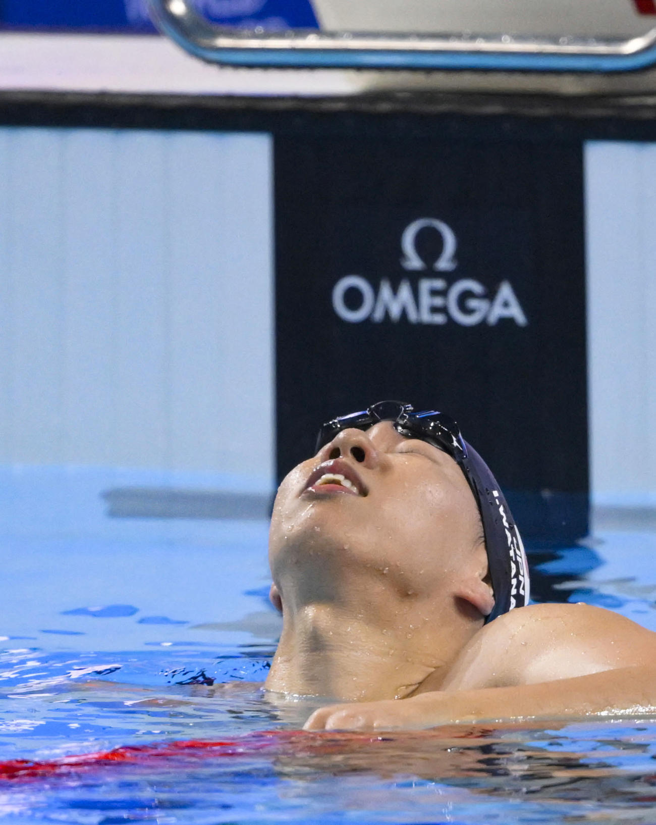 男子200 メートル 平泳ぎ決勝を終えた渡辺一平。銀メダルを獲得した＝シンガポール（共同）