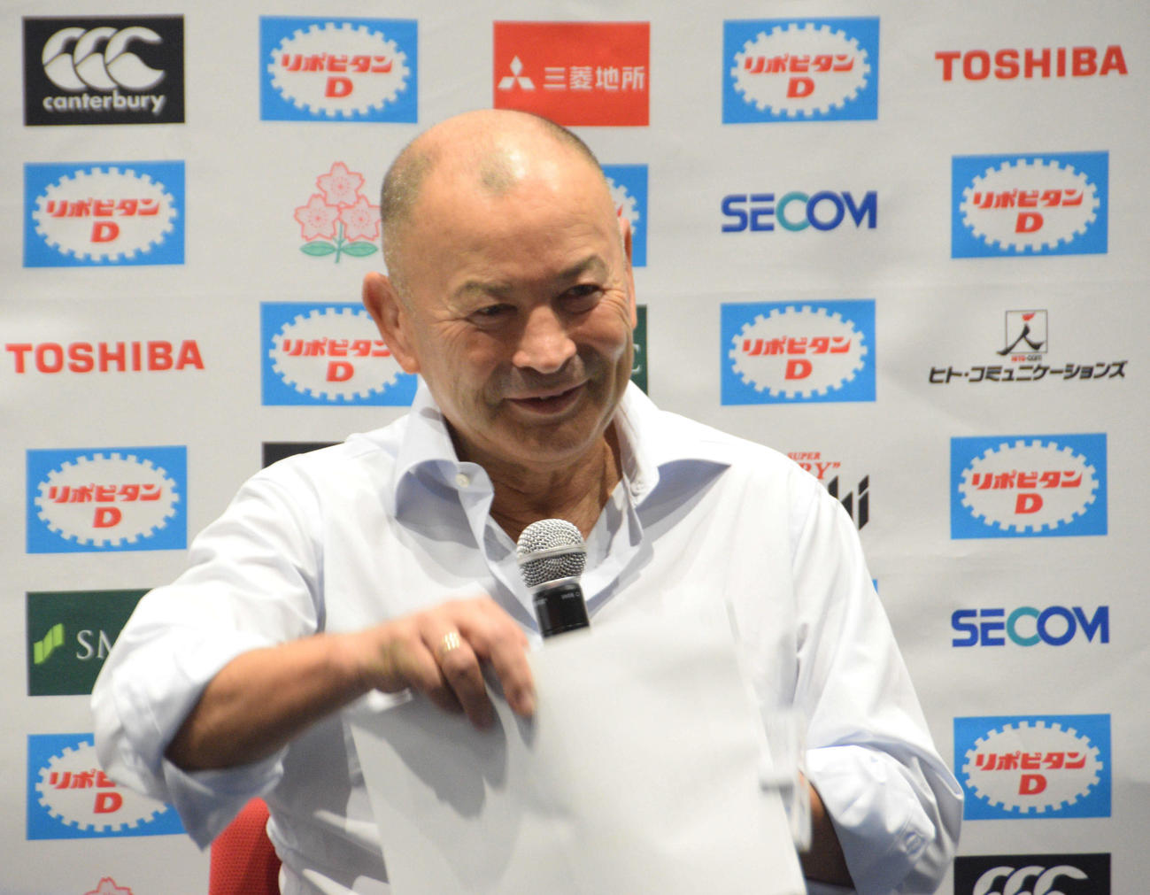 会見に出席した日本代表のエディー・ヘッドコーチ（撮影・泉光太郎）