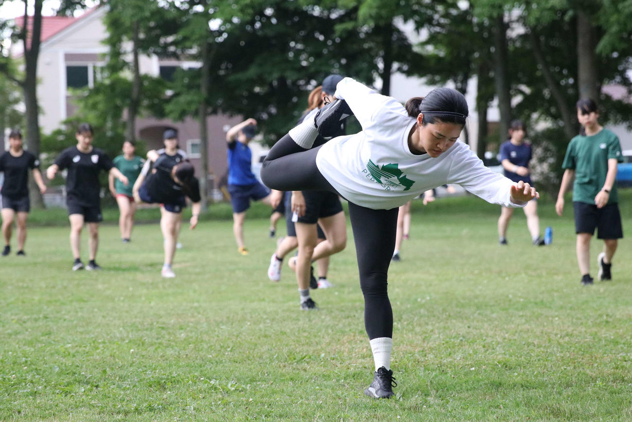 陸上トレを行う細山田（撮影・本間翼）