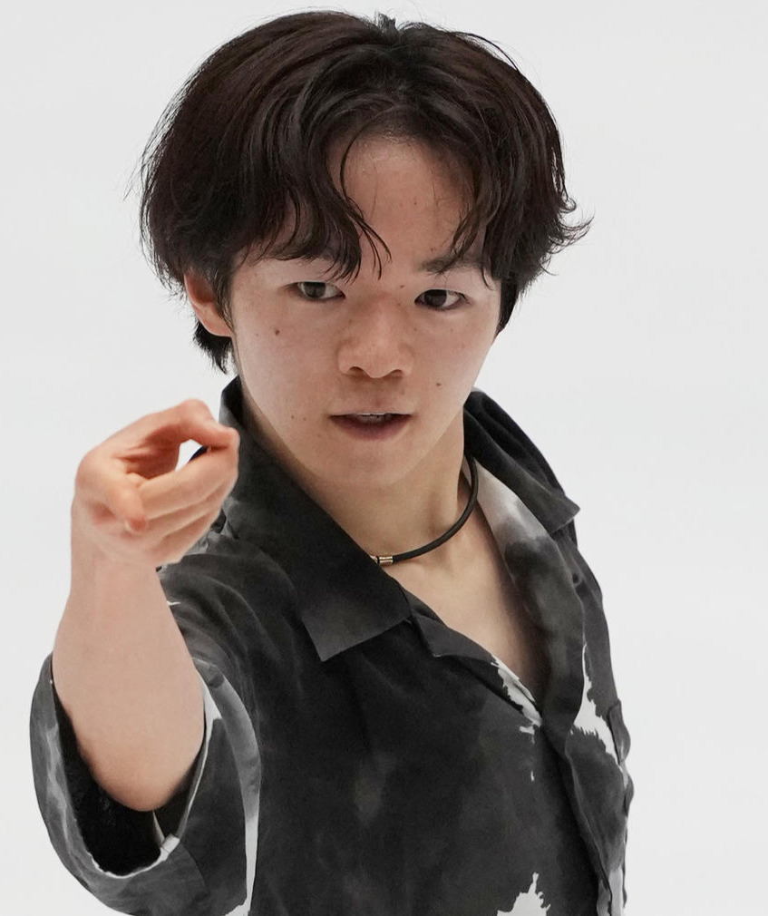 シニア男子SP　演技する鍵山優真（撮影・清水貴仁）