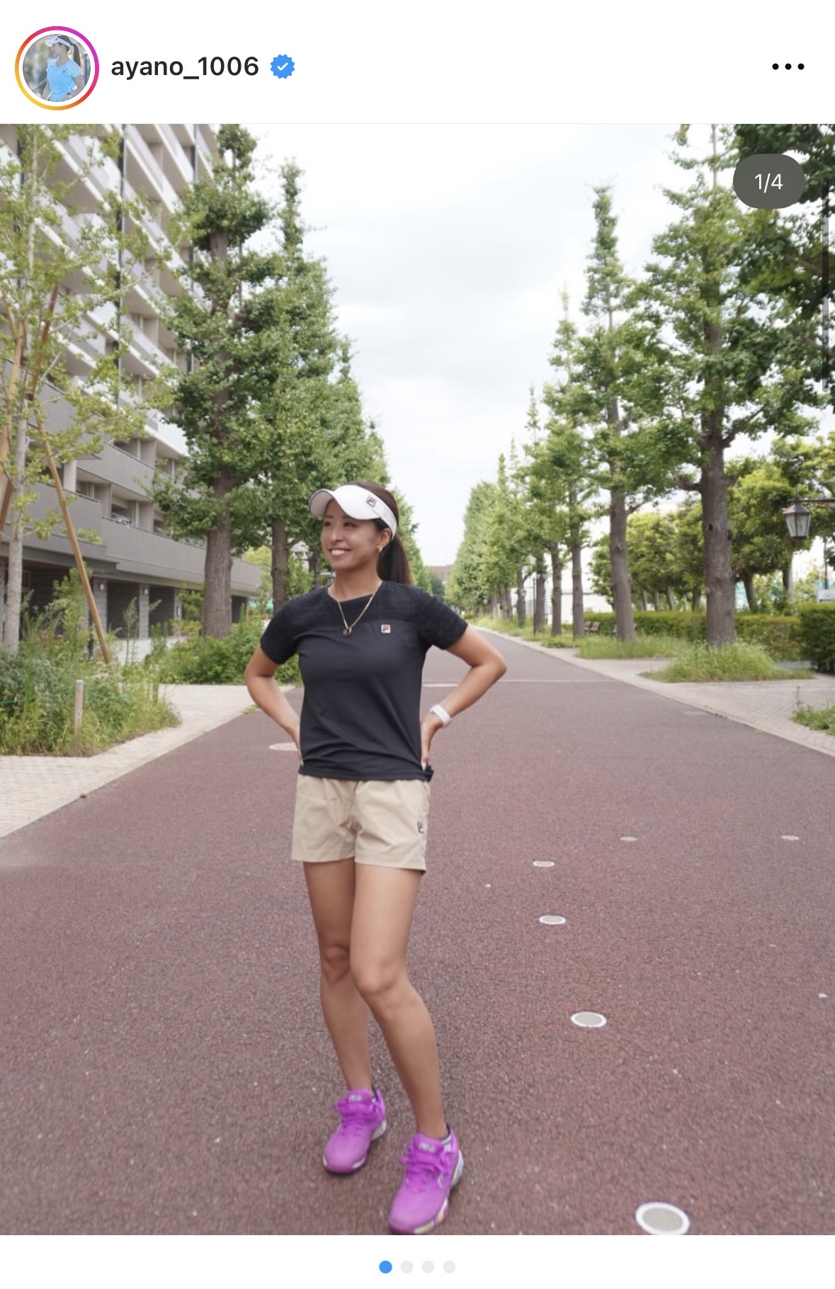 お気に入りのベージュの短パン姿（園田彩乃のインスタグラムから）