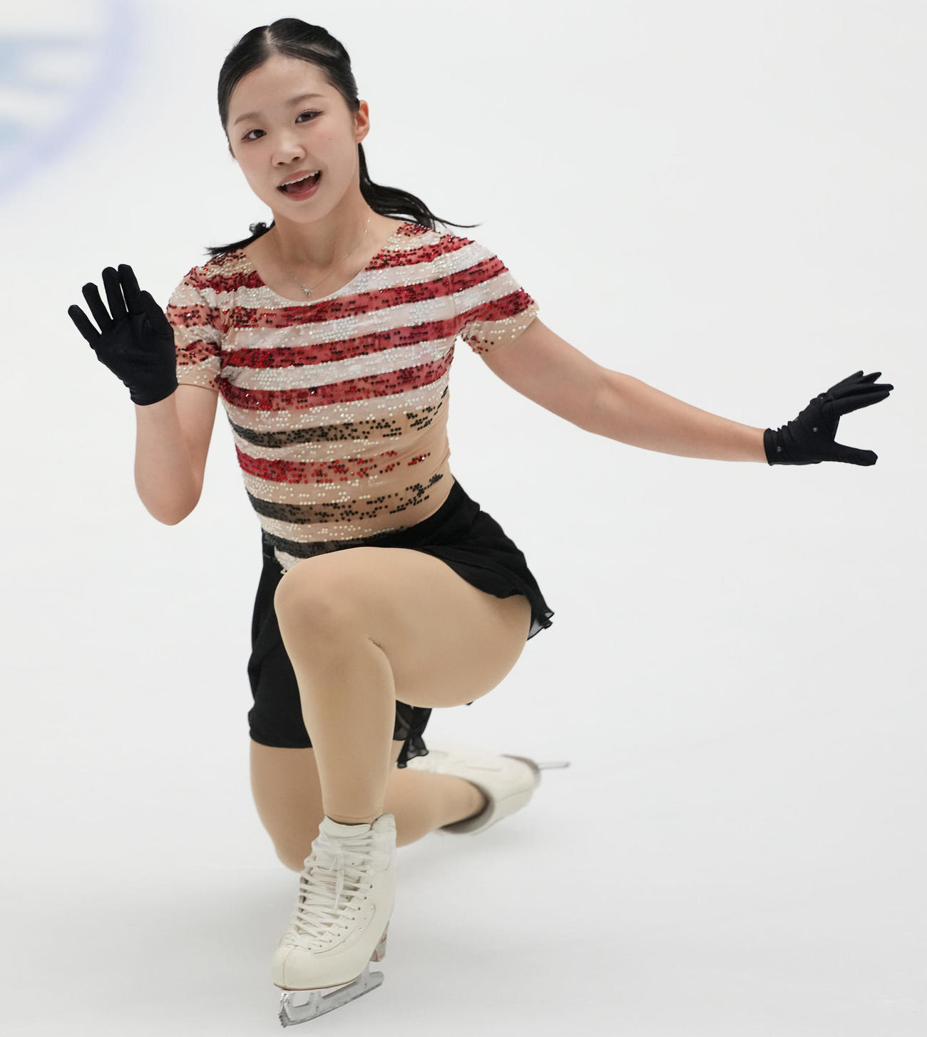 シニア女子SP　演技する中井亜美（撮影・清水貴仁）
