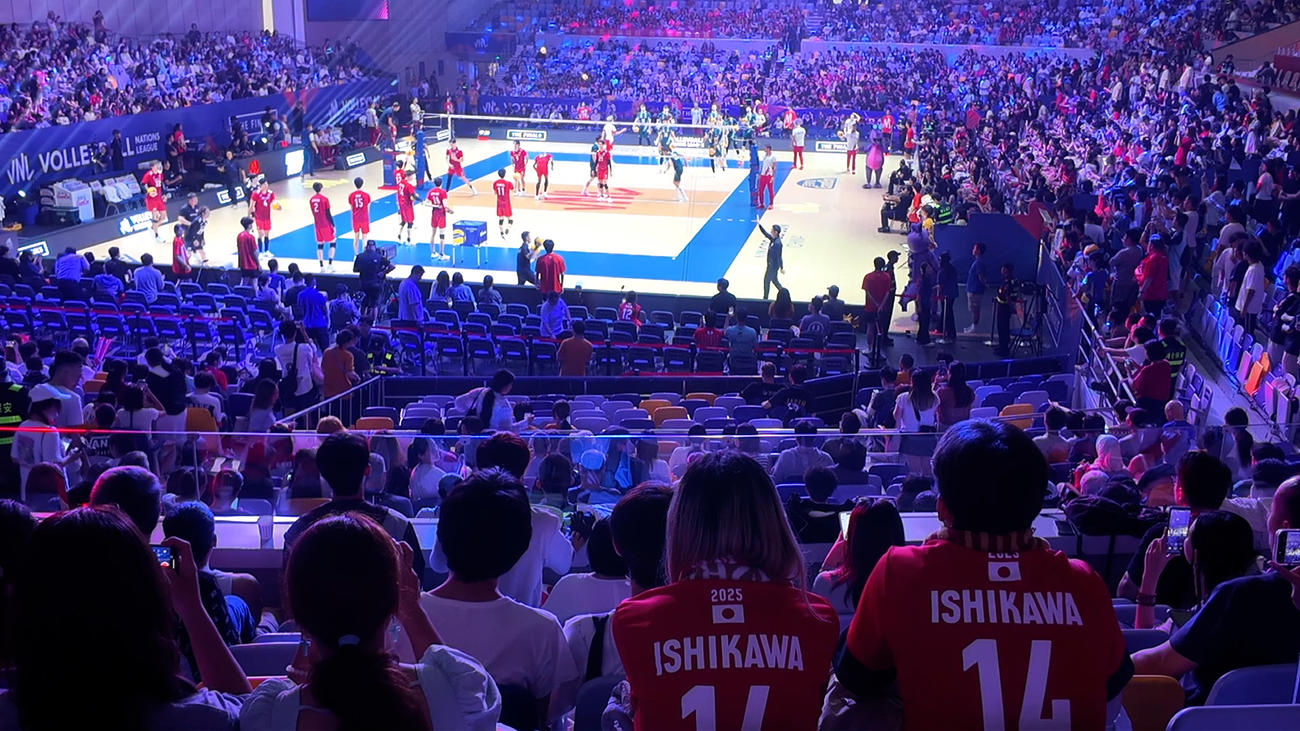 会場に詰めかけた日本ファン（C）JVA