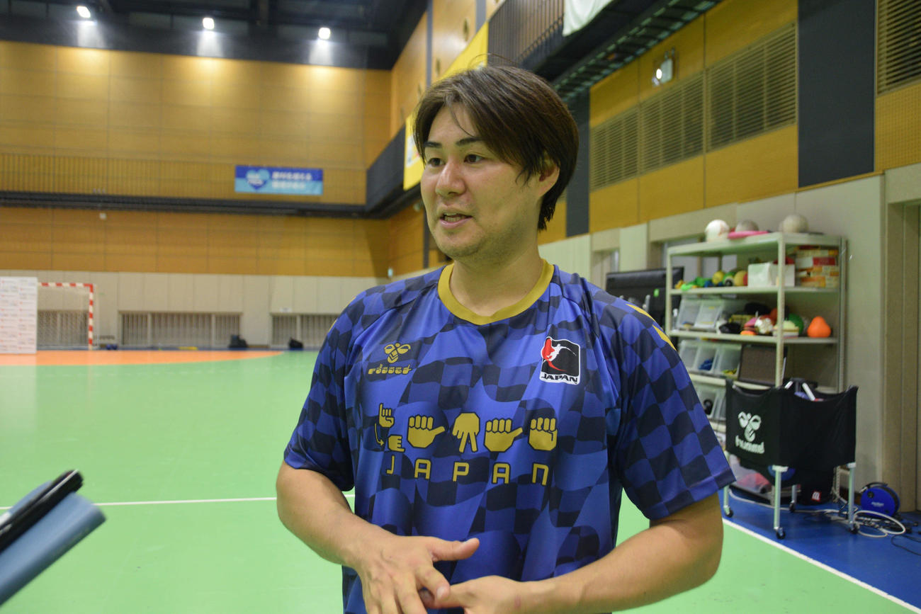取材に応じた男子日本代表でジークスター東京の橋本（撮影・泉光太郎）