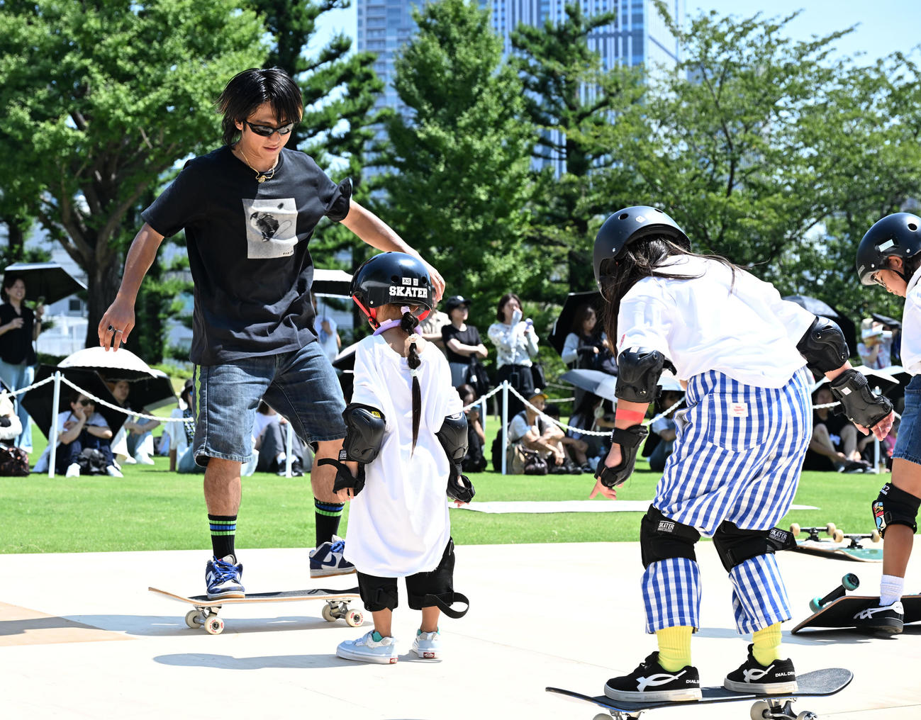 「ユニクロ」のイベントで開かれたスケートボード体験教室を行った平野海祝（撮影・千葉一成）