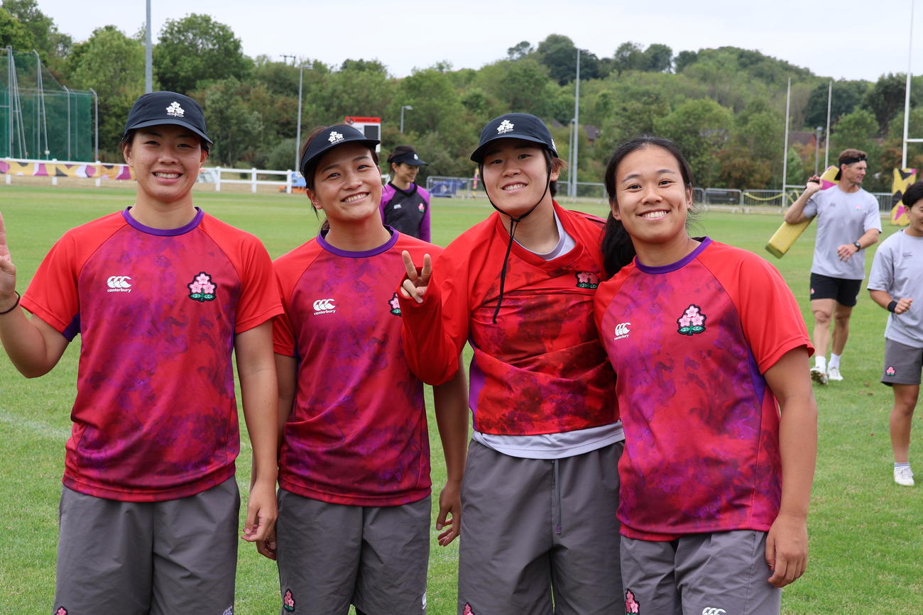 W杯初戦のアイルランド戦を前に、20日の練習で笑顔を見せる女子15人制日本代表（C）JRFU
