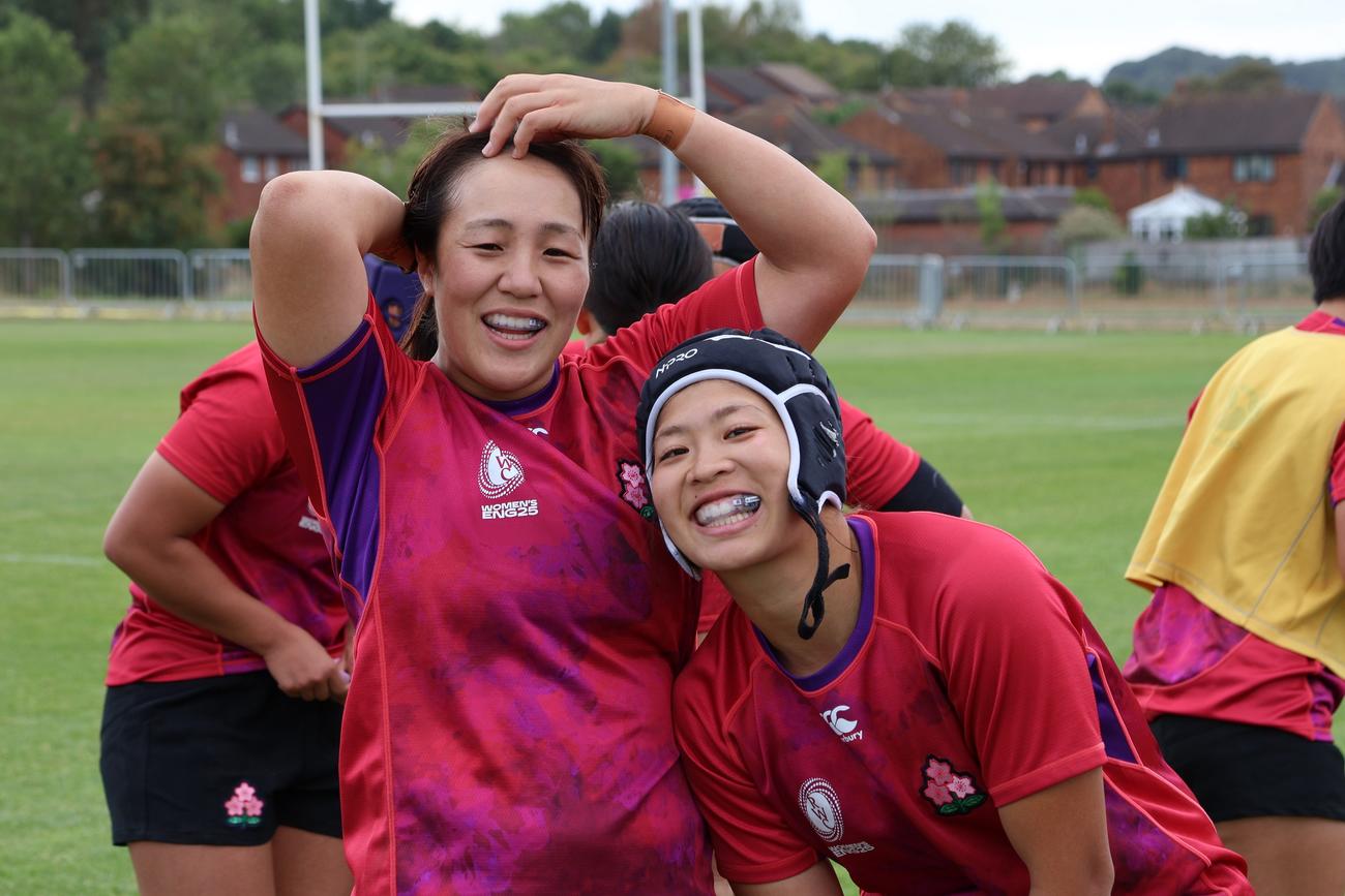 W杯初戦のアイルランド戦を前に、20日の練習で笑顔を見せる女子15人制日本代表（C）JRFU