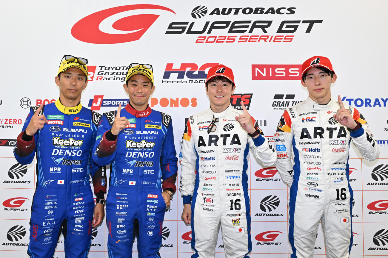 GT500クラスARTA MUGEN CIVIC TYPE R－GTの大津弘樹、佐藤蓮組とGT300クラスSUBARU BRZ R＆D SPORTの井口卓人、山内英輝組がポールポジションを獲得した